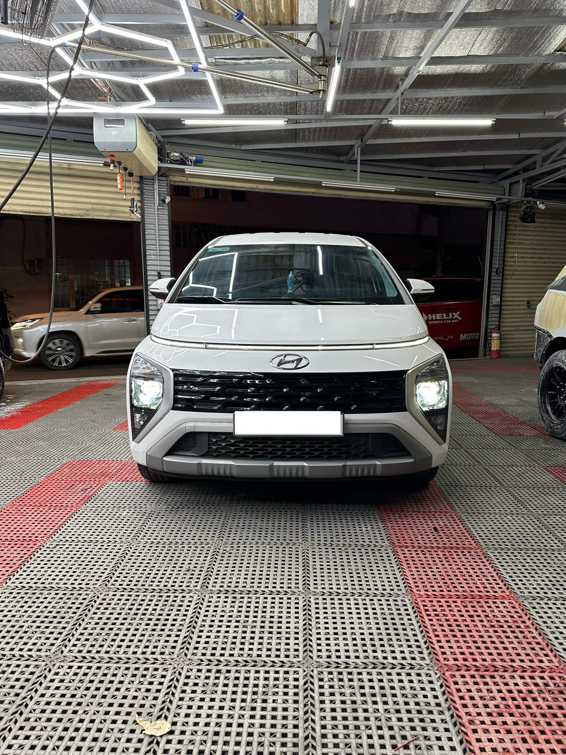 HYUNDAI STAGAZER